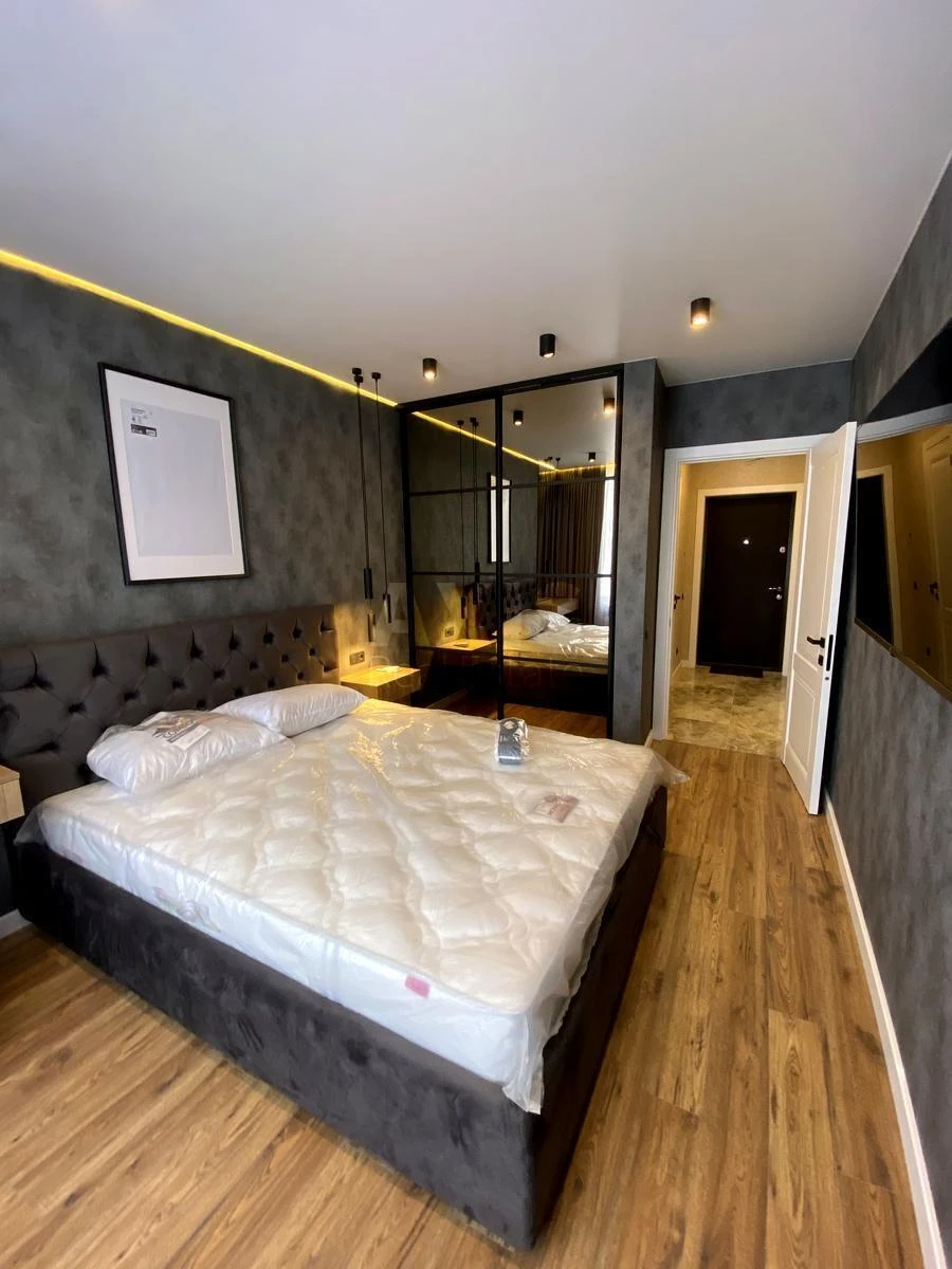 1k apartment nab. Dniprovs'ka 18657756