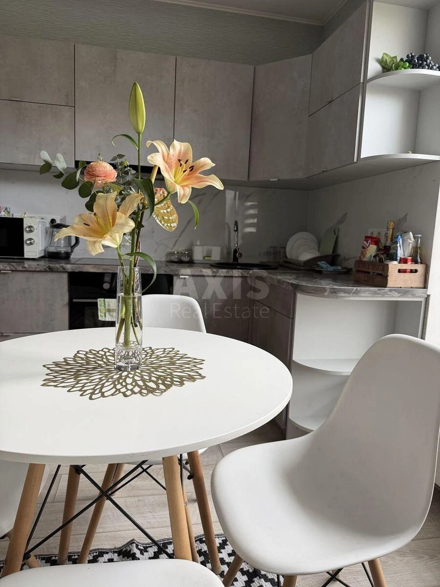 2k apartment vul. Lukretska 2709510