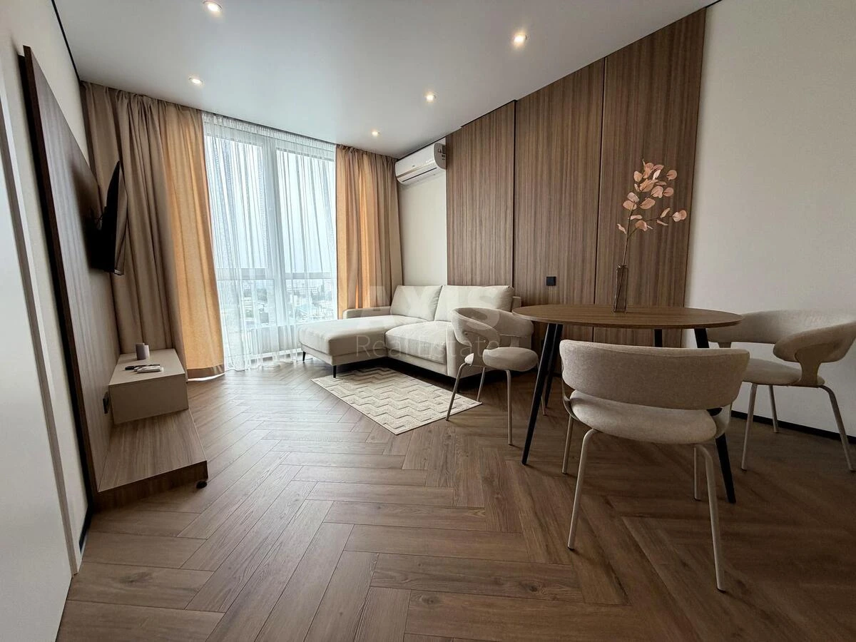 1k apartment nab. Dniprovs'ka 15К694071