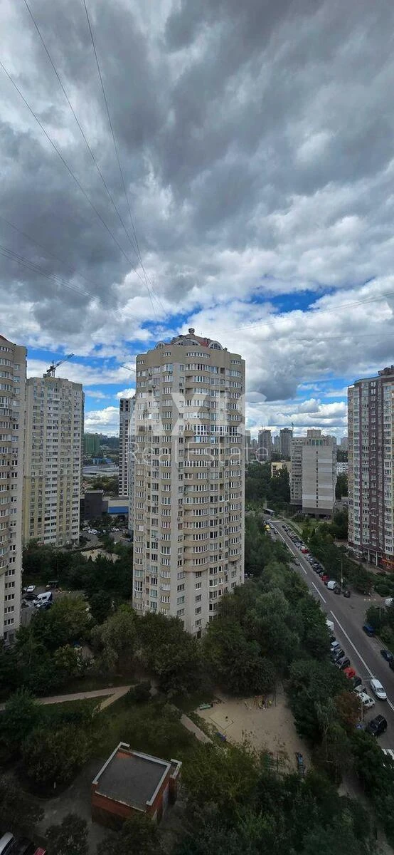 3k apartment vul. Urlivs'ka 195792012