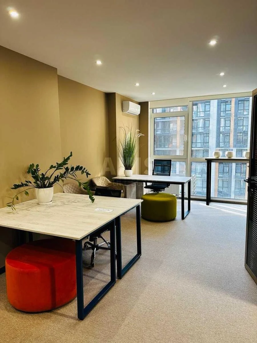 Office vul. Kudri Ivana 1, 120m264633