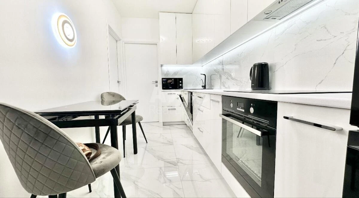 2k apartment vul. Glybochyc'ka 73645705