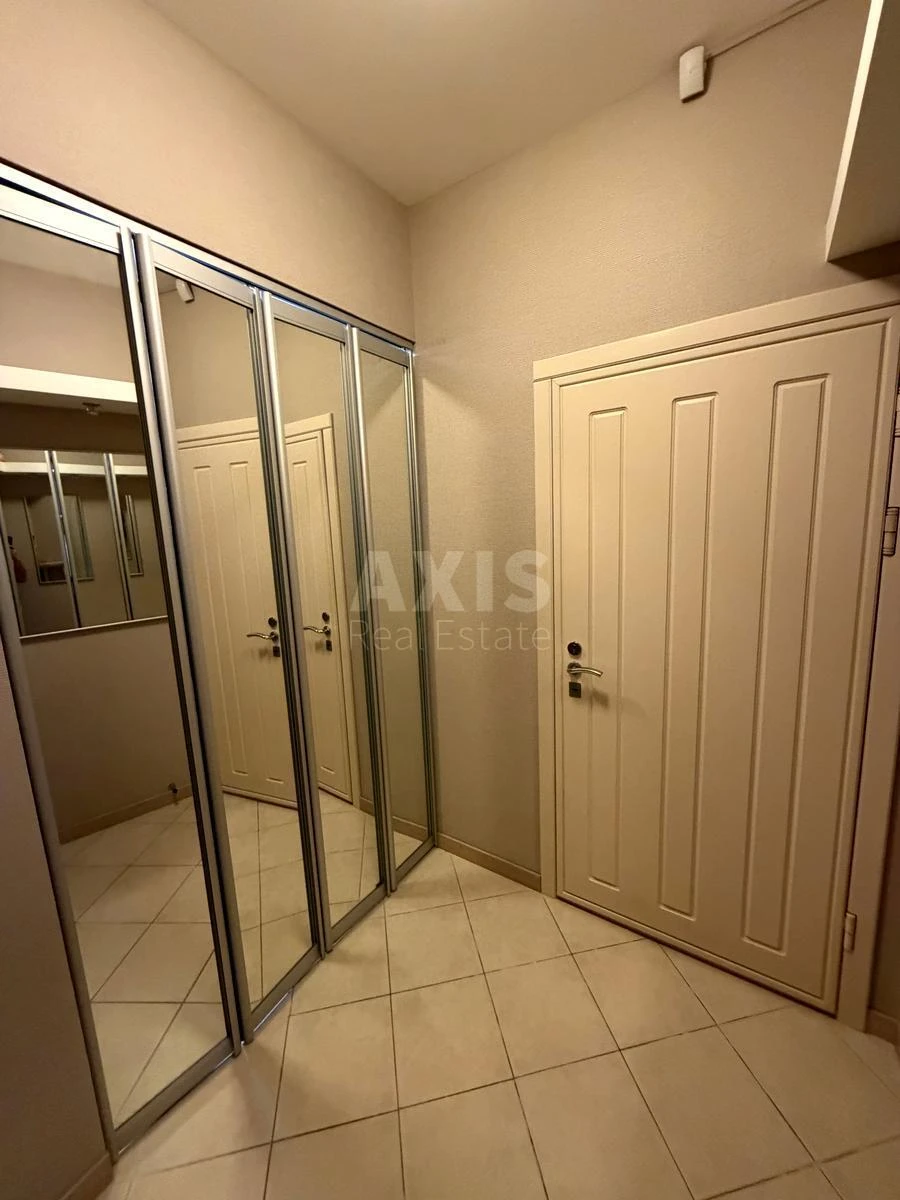 3k apartment vul. Urlivs'ka 4А703238