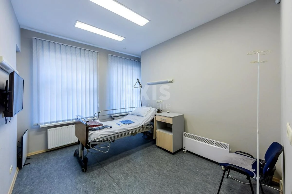 Service object vul. Syrec'ka 32, 358m2600305