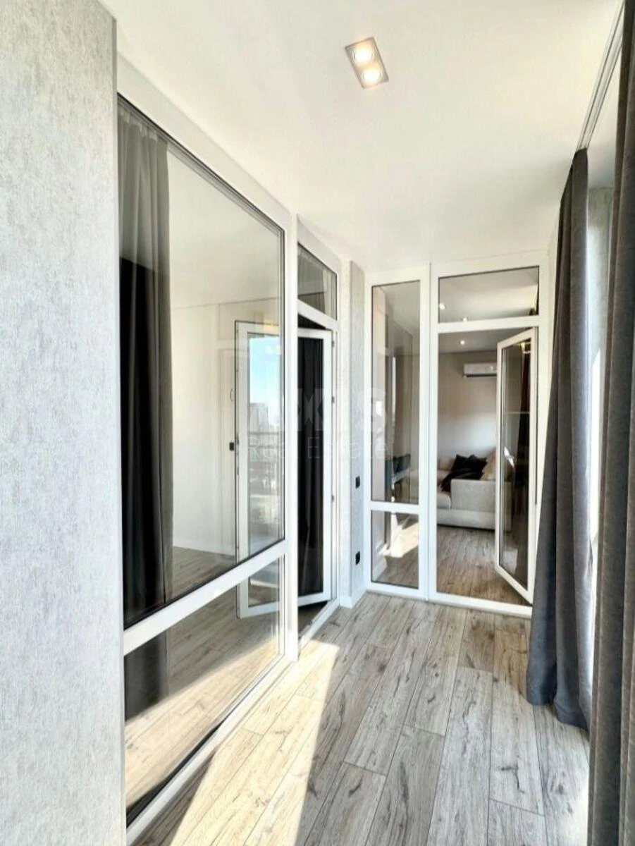 2k apartment nab. Dniprovs'ka 20А7097618