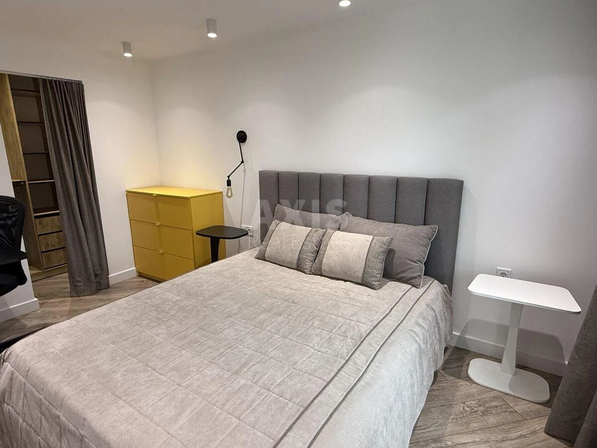 1k apartment uzv. Klovs'kyj 14Б660432