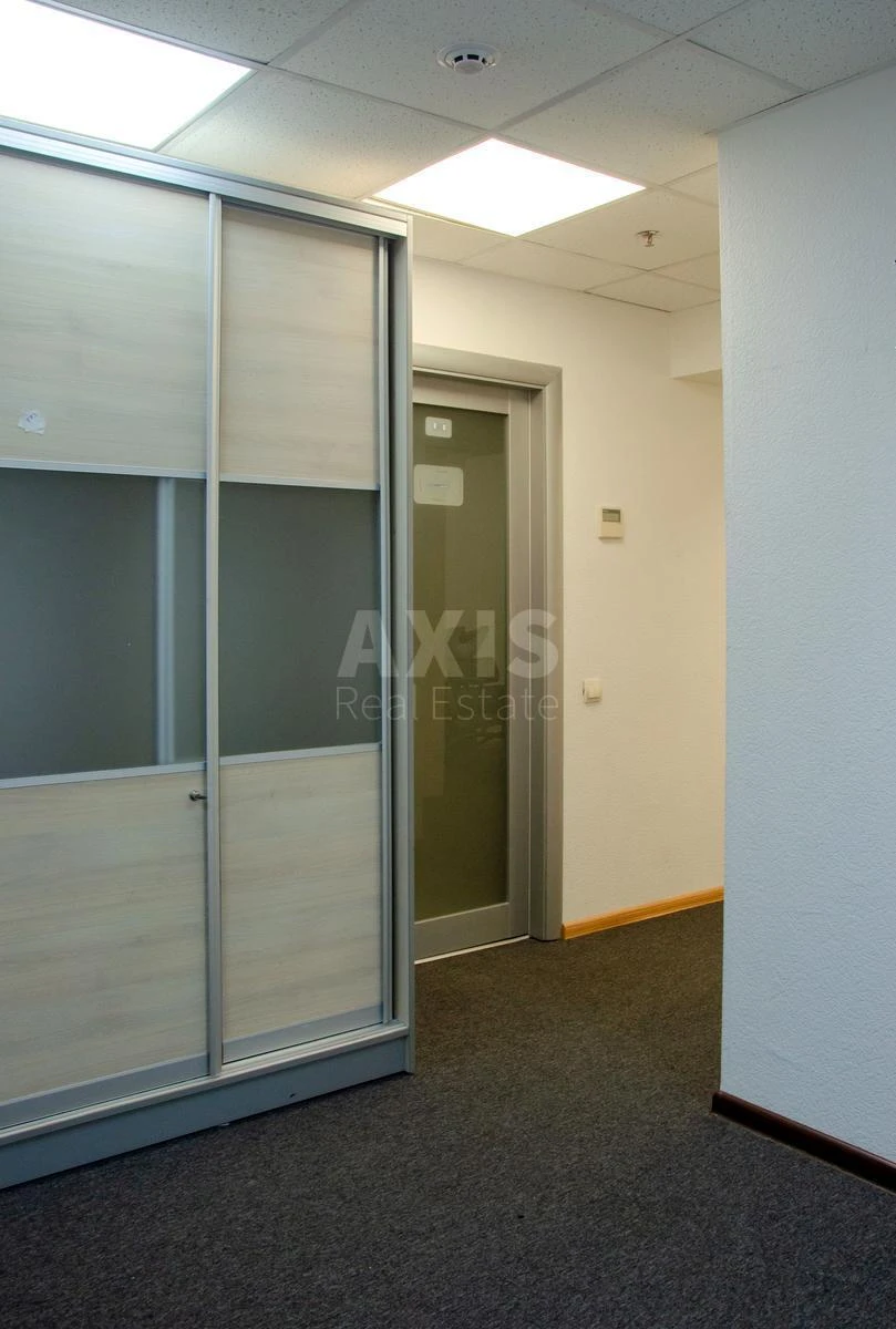 Office vul. Geroi'v Kosmosu 4, 1775m2677973