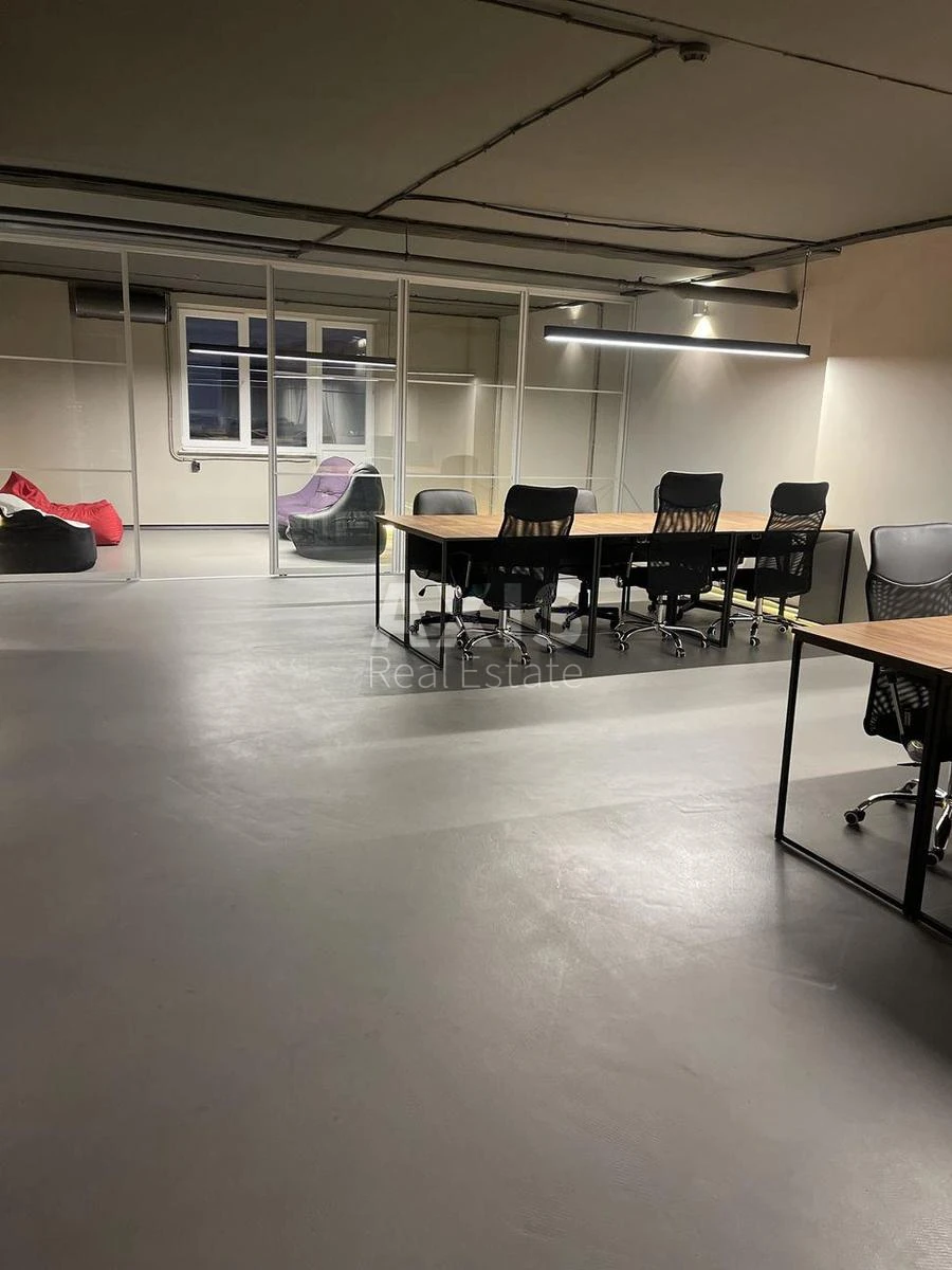 Office vul. Dilova 2Б, 140m2446131