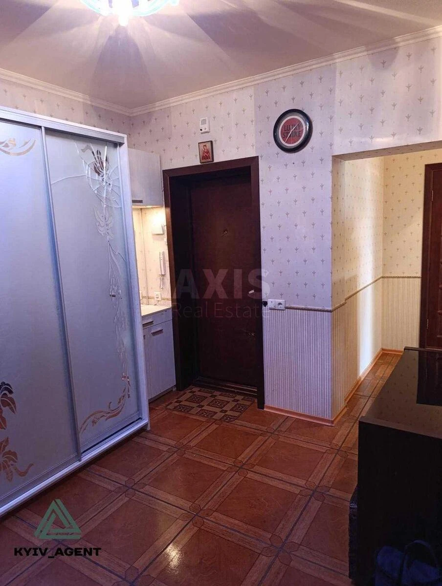 3к квартира ул. Ахматовой Анны 156274111