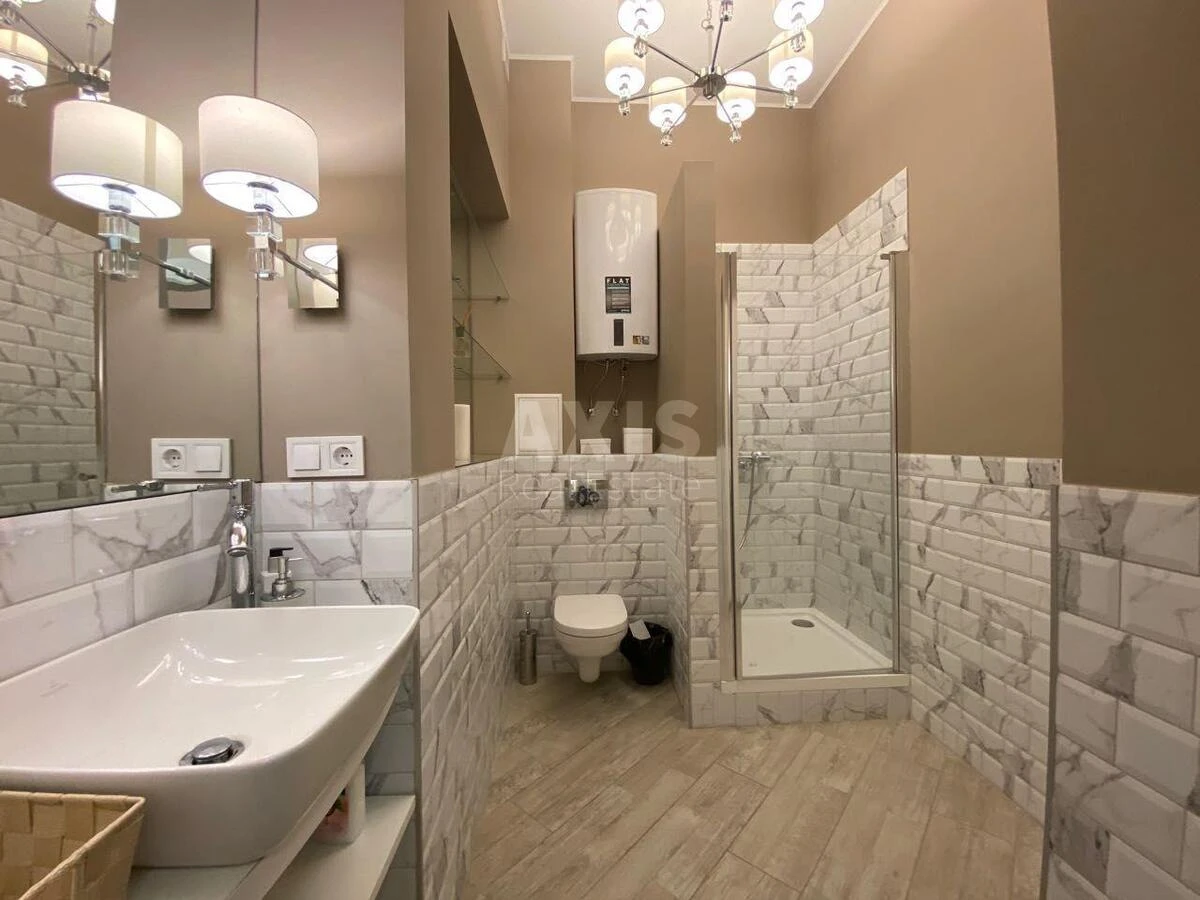 Офис ул. Антоновича 48, 80м27145715