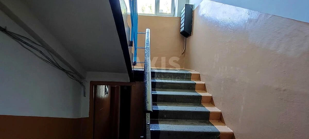 1k apartment vul. Bratyslavs'ka 16701676