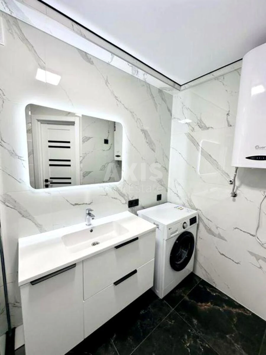 1k apartment pr-t Berestejskij 19664745