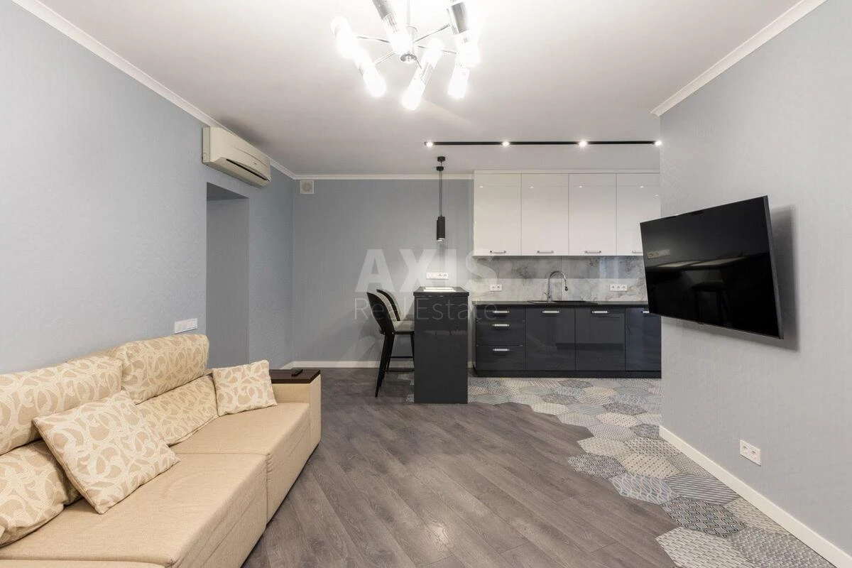 1k apartment vul. Radystiv 32635726