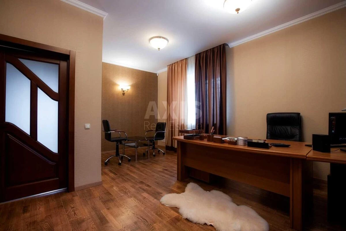 Дoм ул. Приветная, 499м2, город Киев7043416