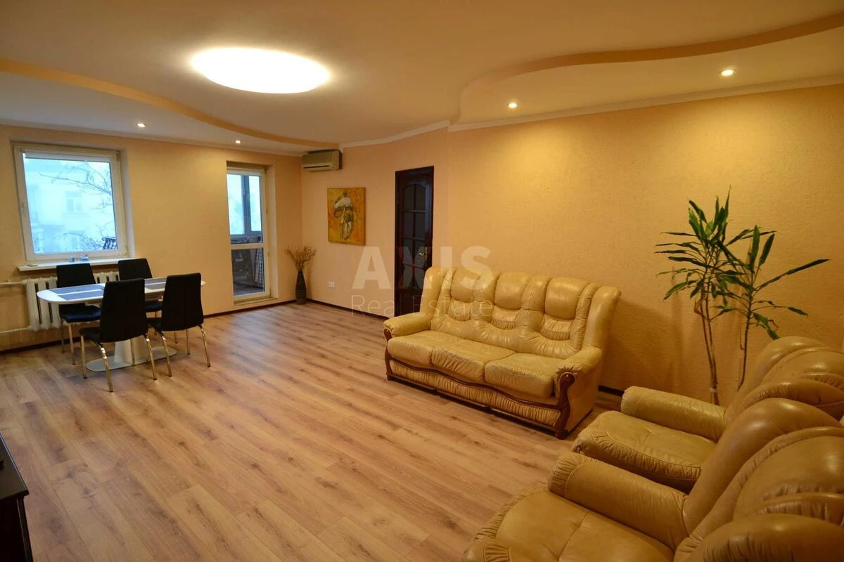 2k apartment prov. Varyazkyy 13683954
