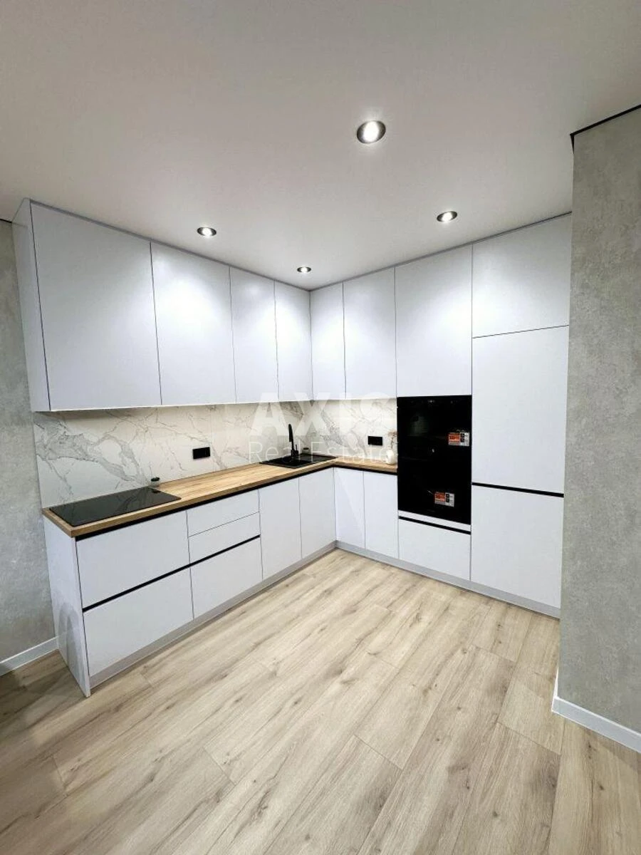 1k apartment vul. Rodyny Kristeriv 2064032