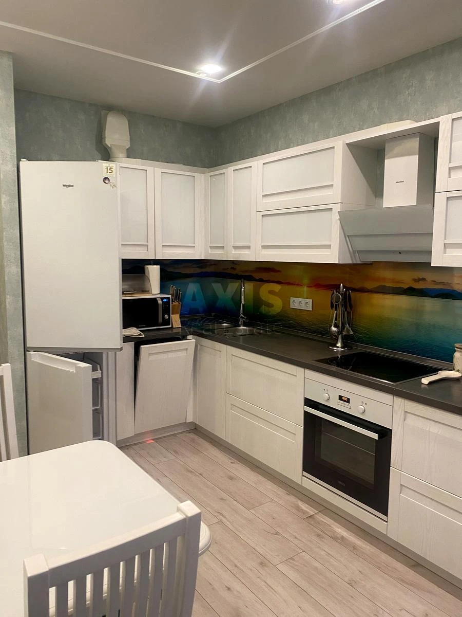 2k apartment pr-t Berestejskij 10963194