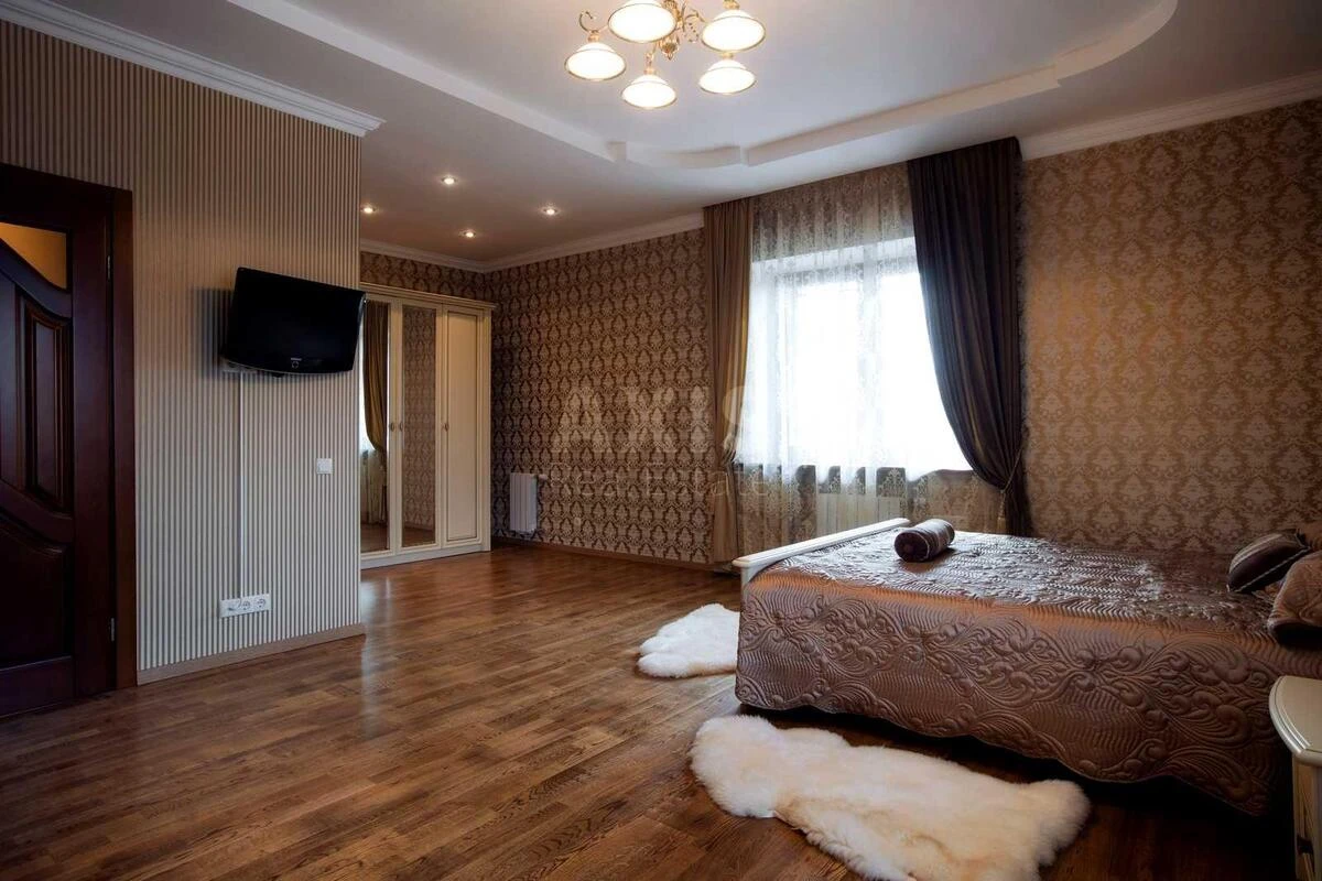 Дoм ул. Приветная, 499м2, город Киев7043413