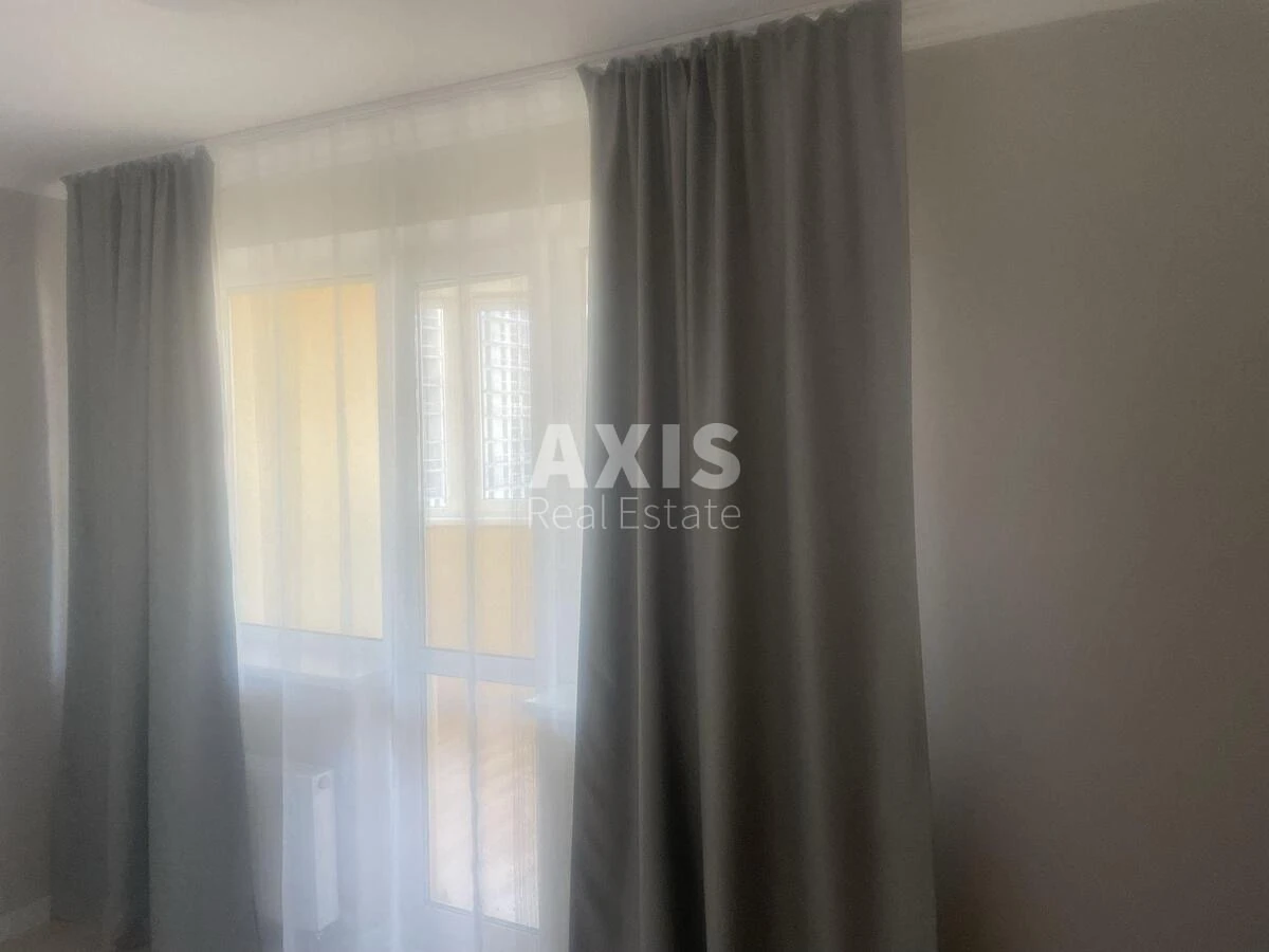 3k apartment vul. Myhajla Maksymovycha three-G685573