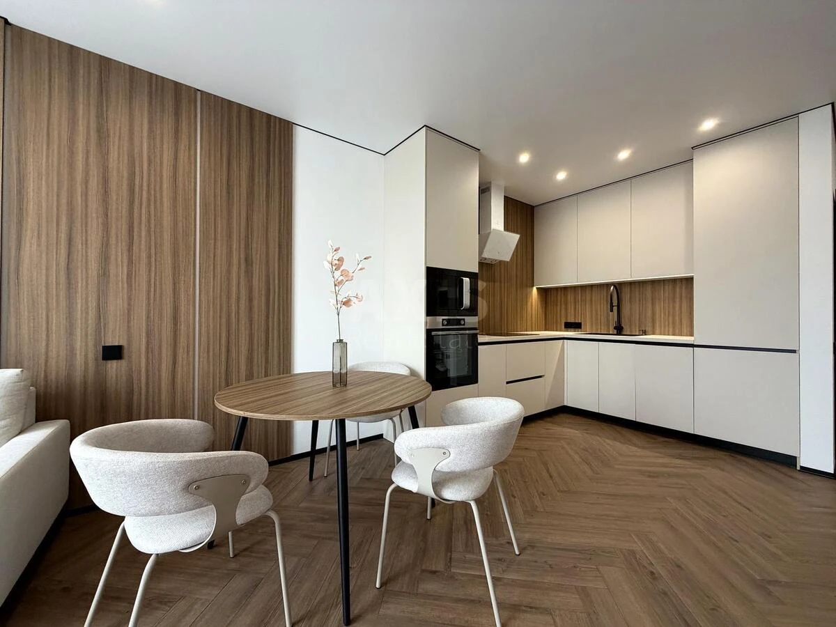 1k apartment nab. Dniprovs'ka 15К694075