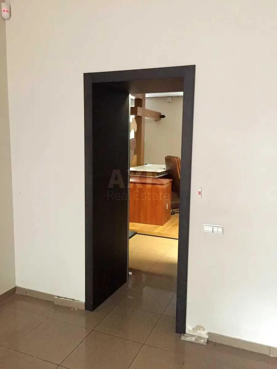 Office vul. Kotel'nykova Myhajla 45В, 100m2698375