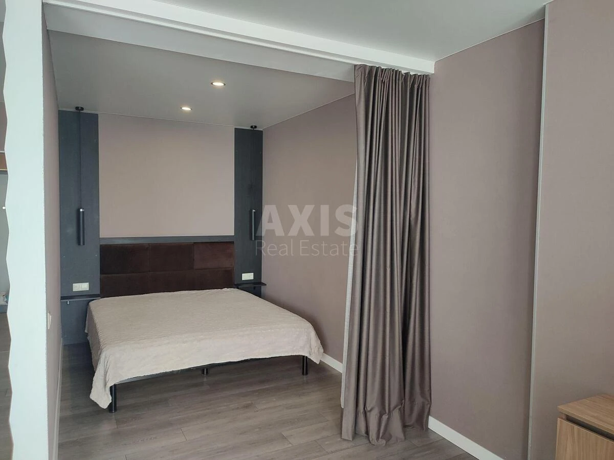 1k apartment pr-t Berestejskij 55А696103