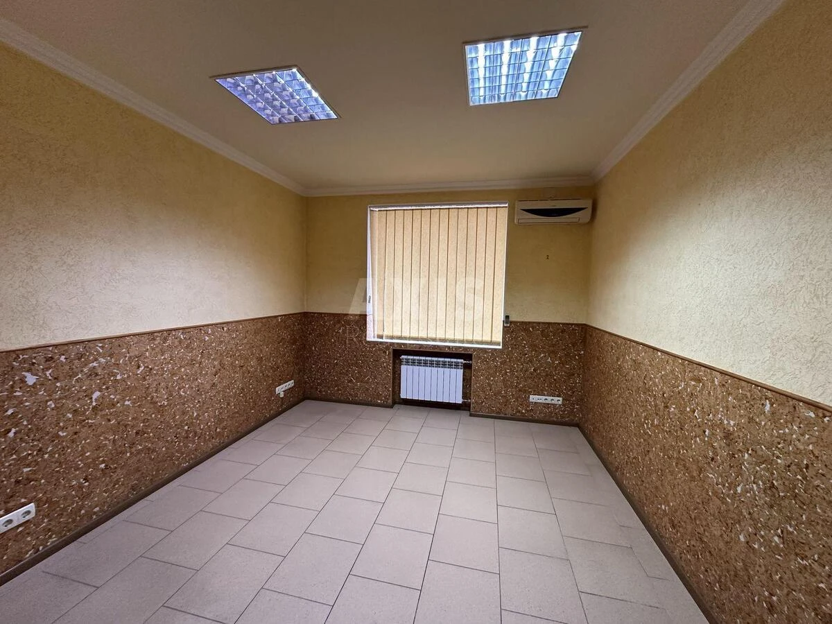 Офис бул. Николая Михновского 26/1, 70м262174