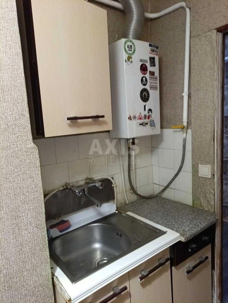 2к квартира ул. Владимира Наумовича 10700460