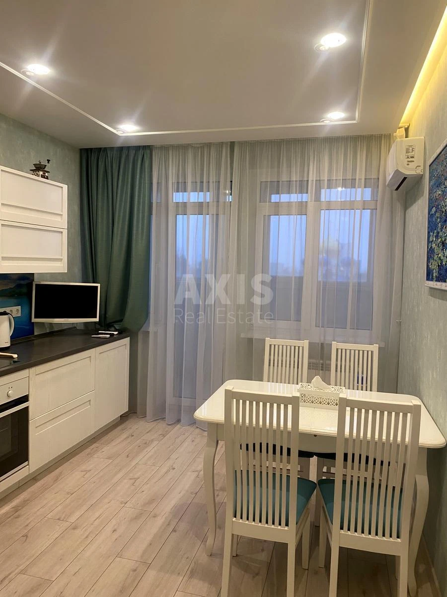 2k apartment pr-t Berestejskij 109631940