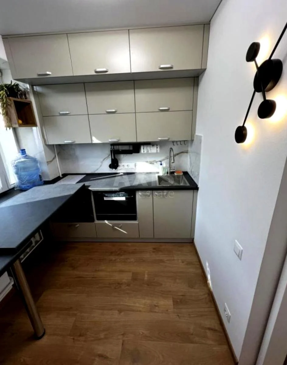2k apartment vul. Jevgena Konoval'cja 15, корп. 1