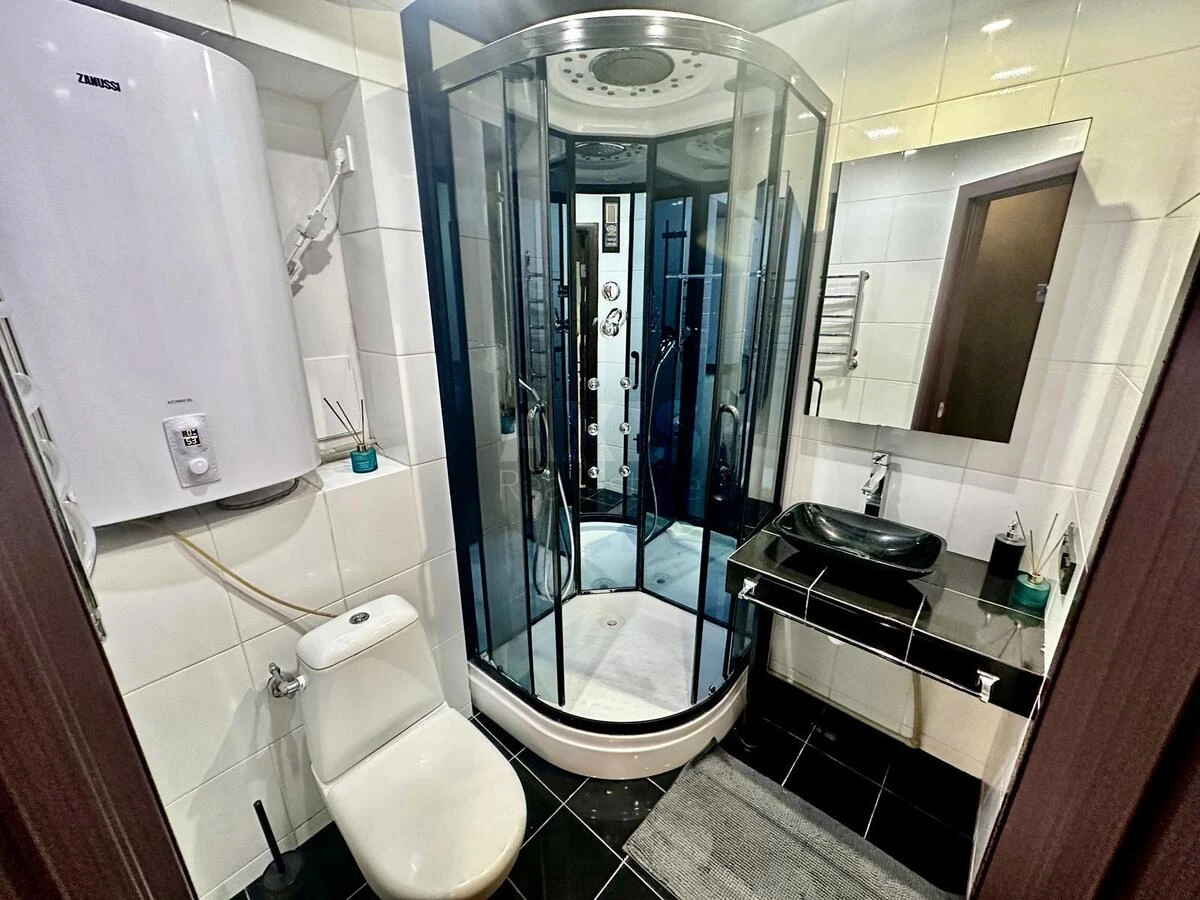 1k apartment vul. Borshhagivs'ka 1436160111