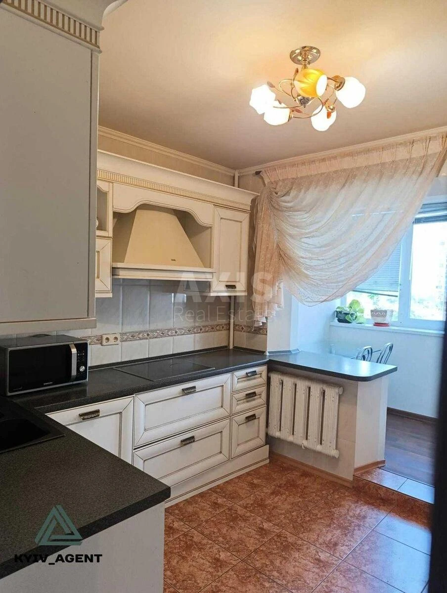 3k apartment vul. Ahmatovoi' Anny 1562741