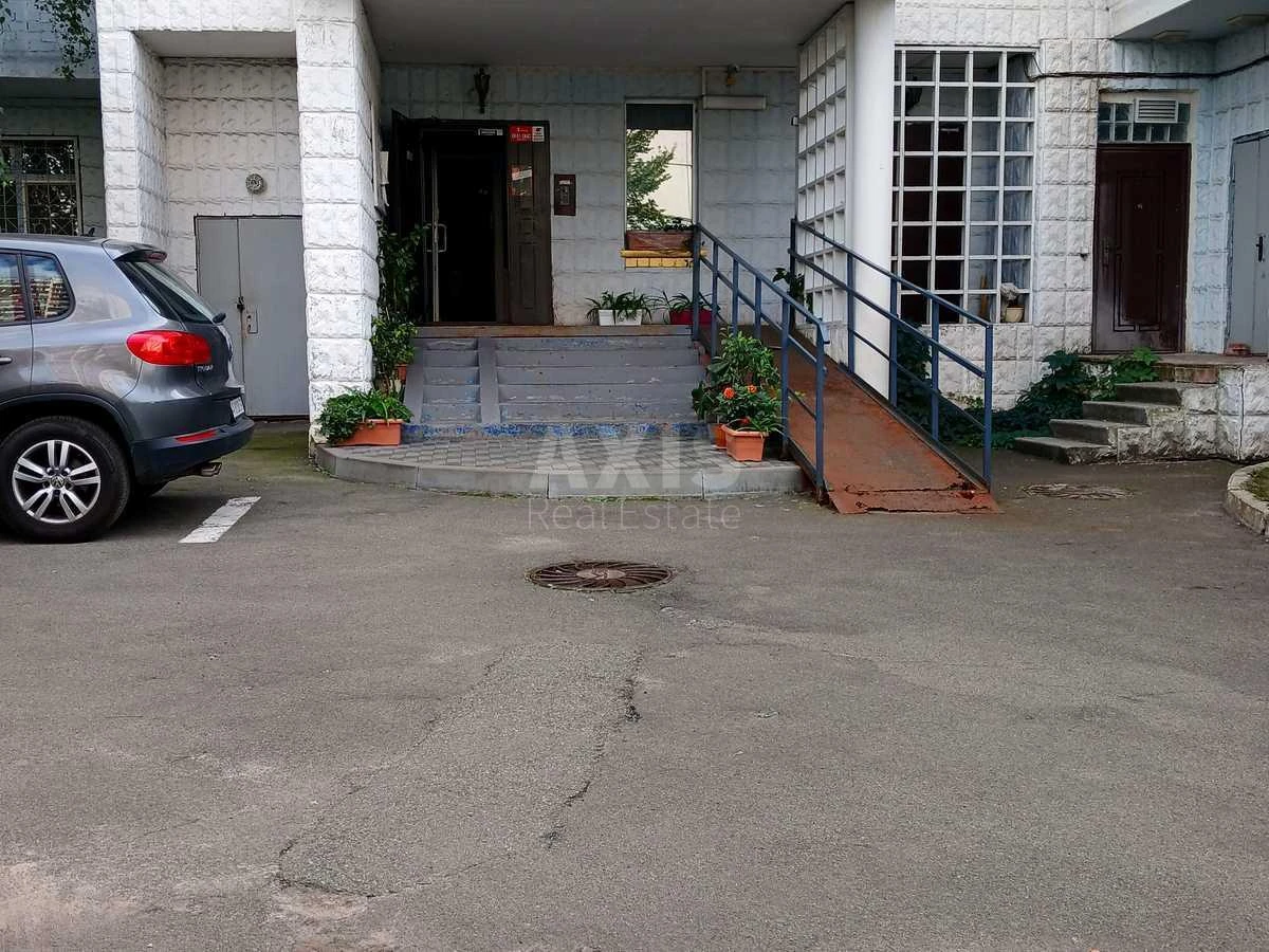 3к квартира ул. Ахматовой Анны 16Б7142615