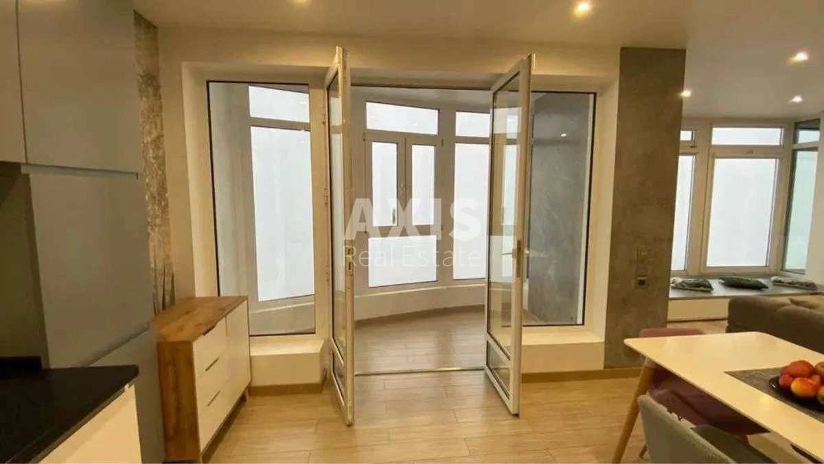 2к квартира ул. Михаила Максимовича 3G313677