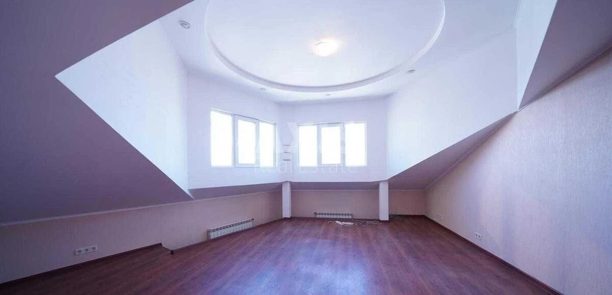 Office vul. Tr'ohsvjatytel's'ka 13, 200m2670157