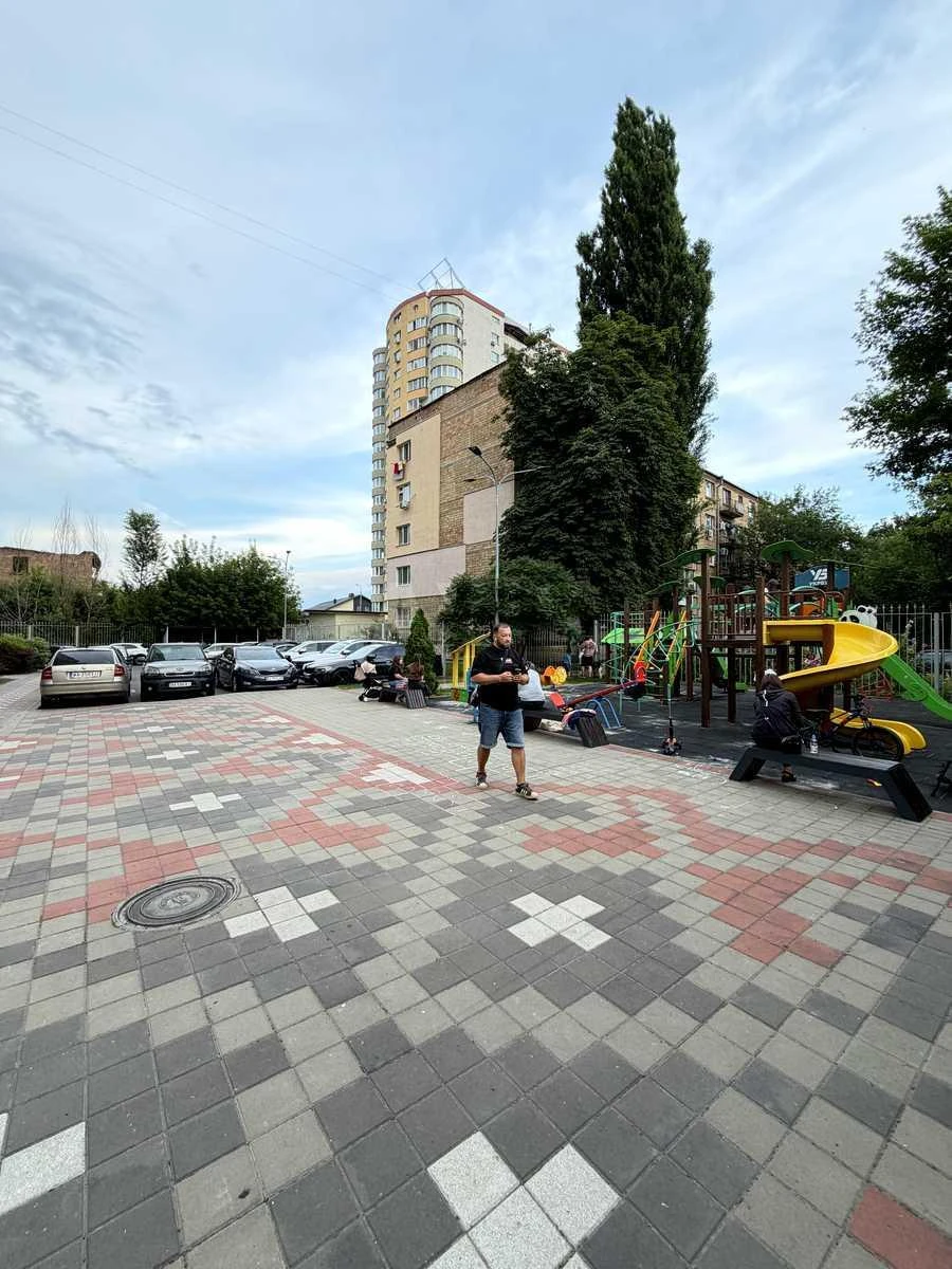 2k apartment vul. Polupanova 167060812