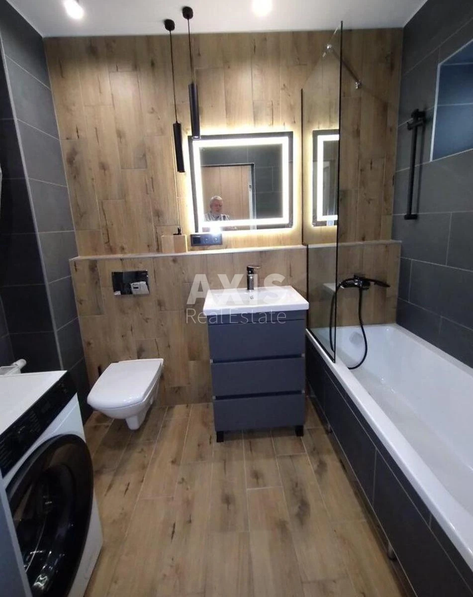 1k apartment pr-t Berestejskij 55403453