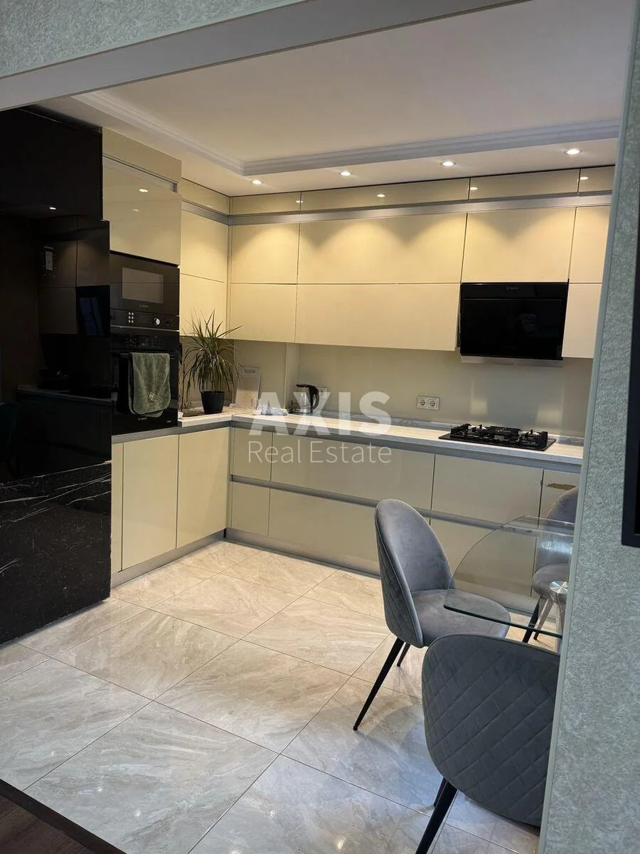 3k apartment vul. Jakubovs'kogo Marshala 2В