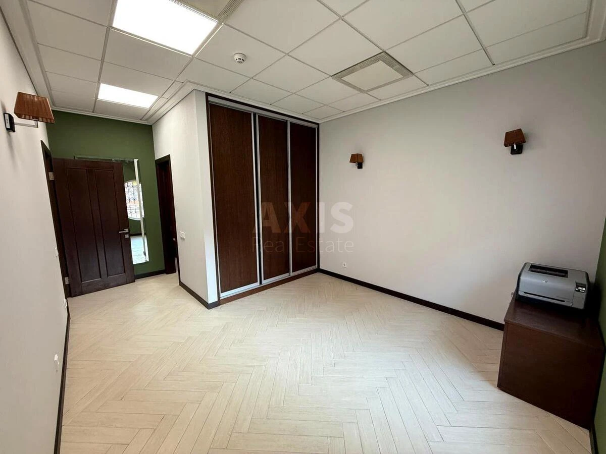 Office vul. Rustaveli Shota 44, 145m2692565