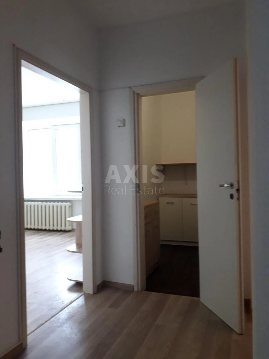 Office vul. Lavrs'ka 4Б, 100m2667490