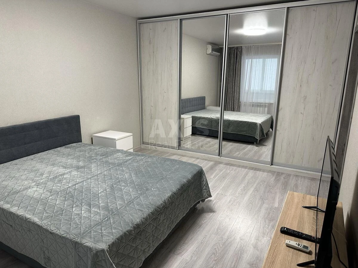 2k apartment vul. Revuc'kogo 13683454