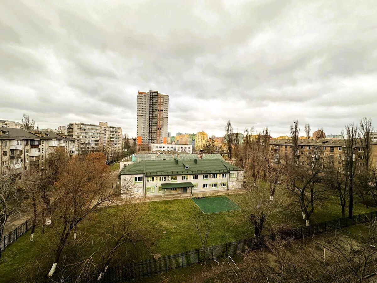 1k apartment pr-t Sobornosti 36655812