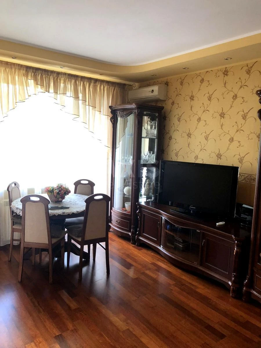 3k apartment vul. Jerevans'ka 13668172