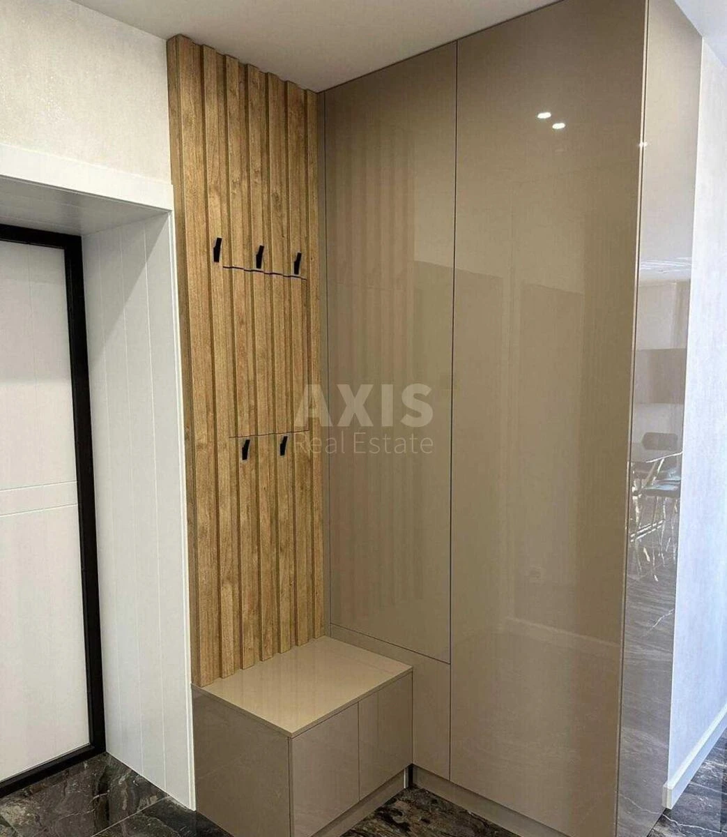 4k apartment nab. Dniprovs'ka 18628699