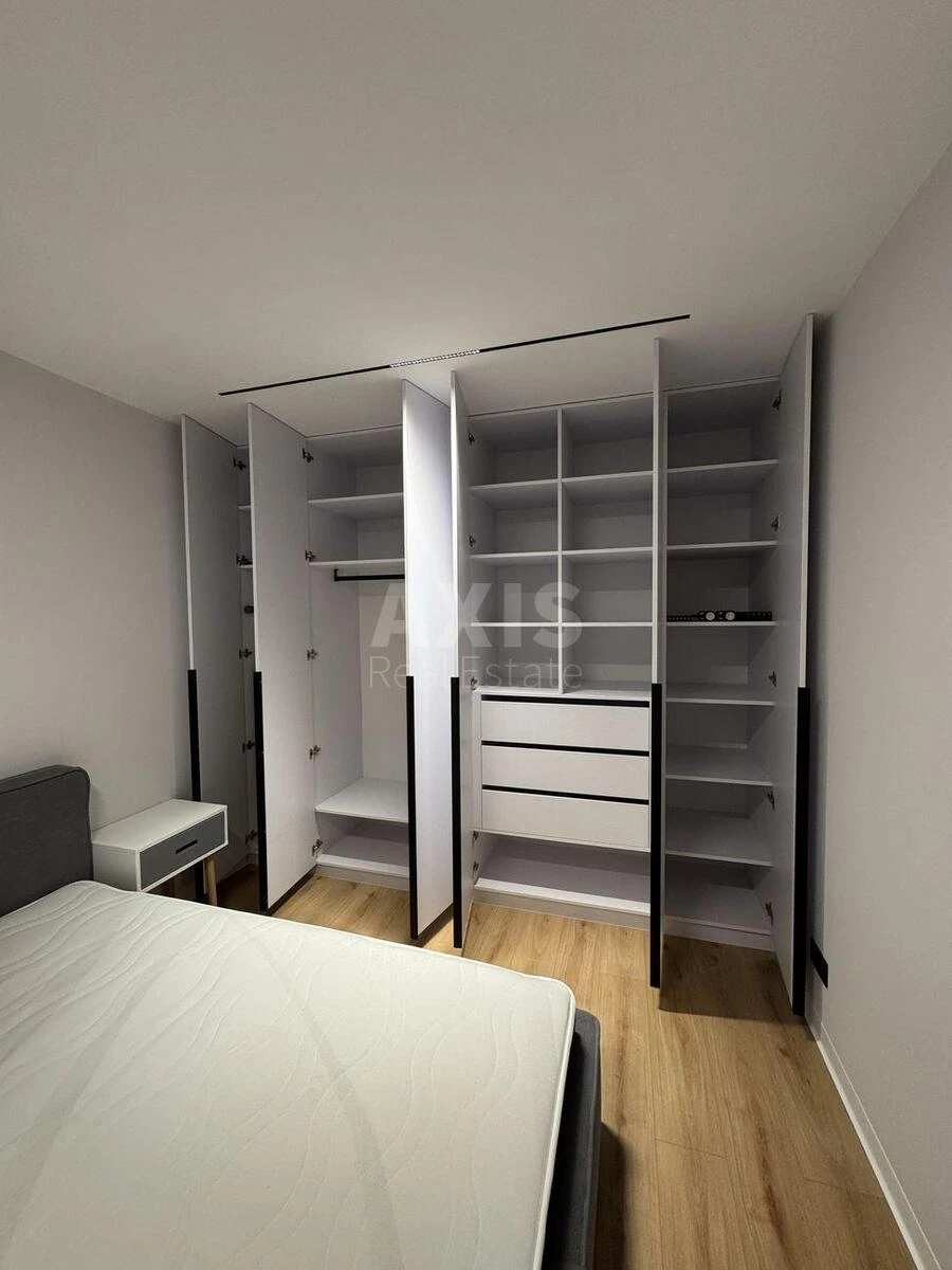 1k apartment nab. Dniprovs'ka 18А673063