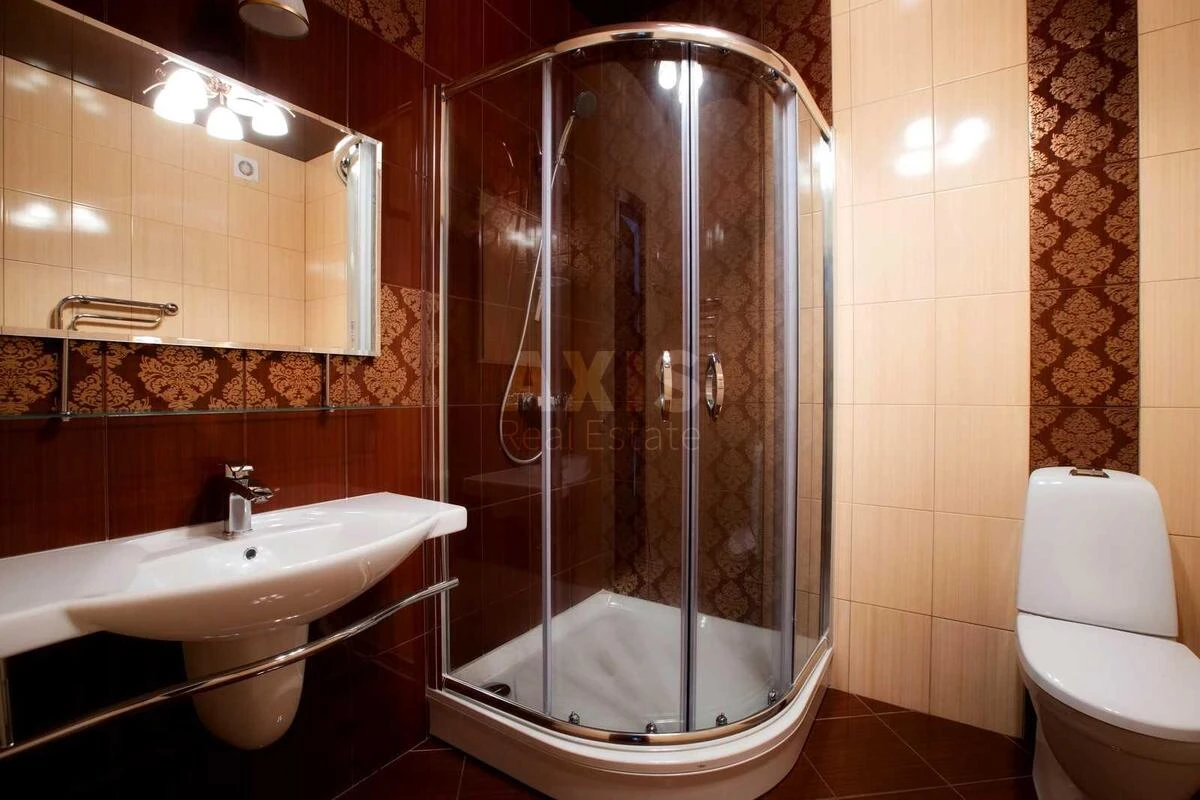 House vul. Pryvitna, 499m2, Kyiv city7043417