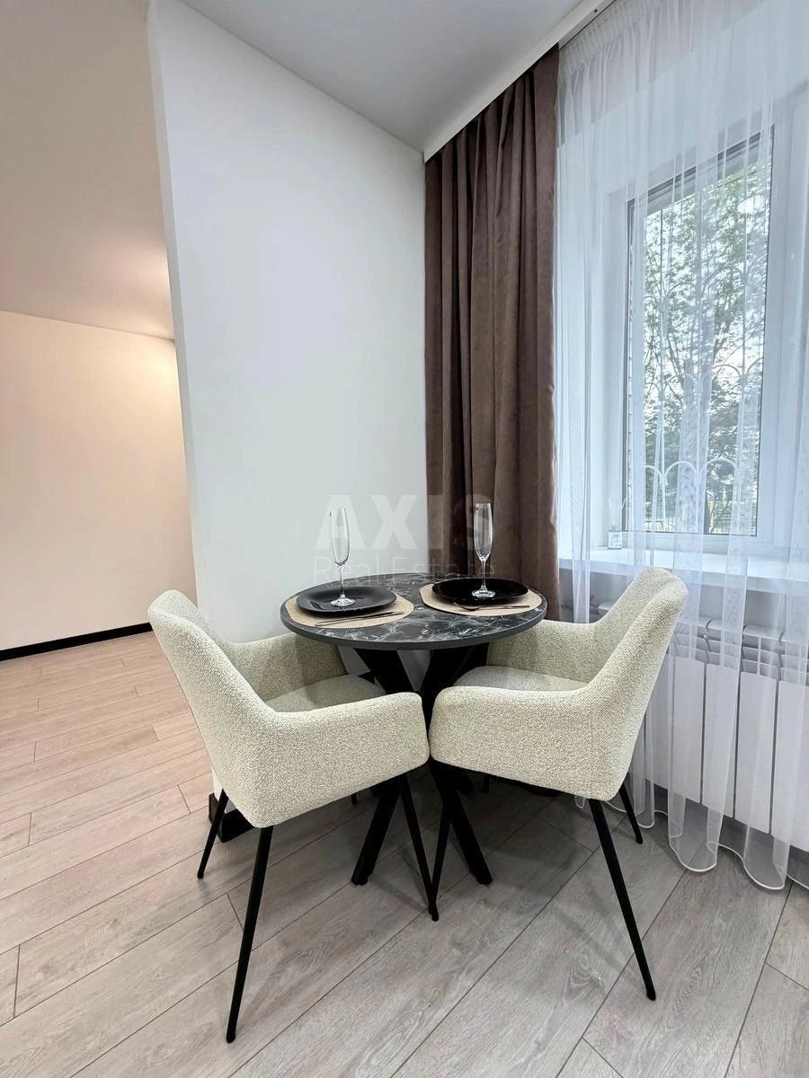 1k apartment pr-t Leonida Kadenyuka 9689420