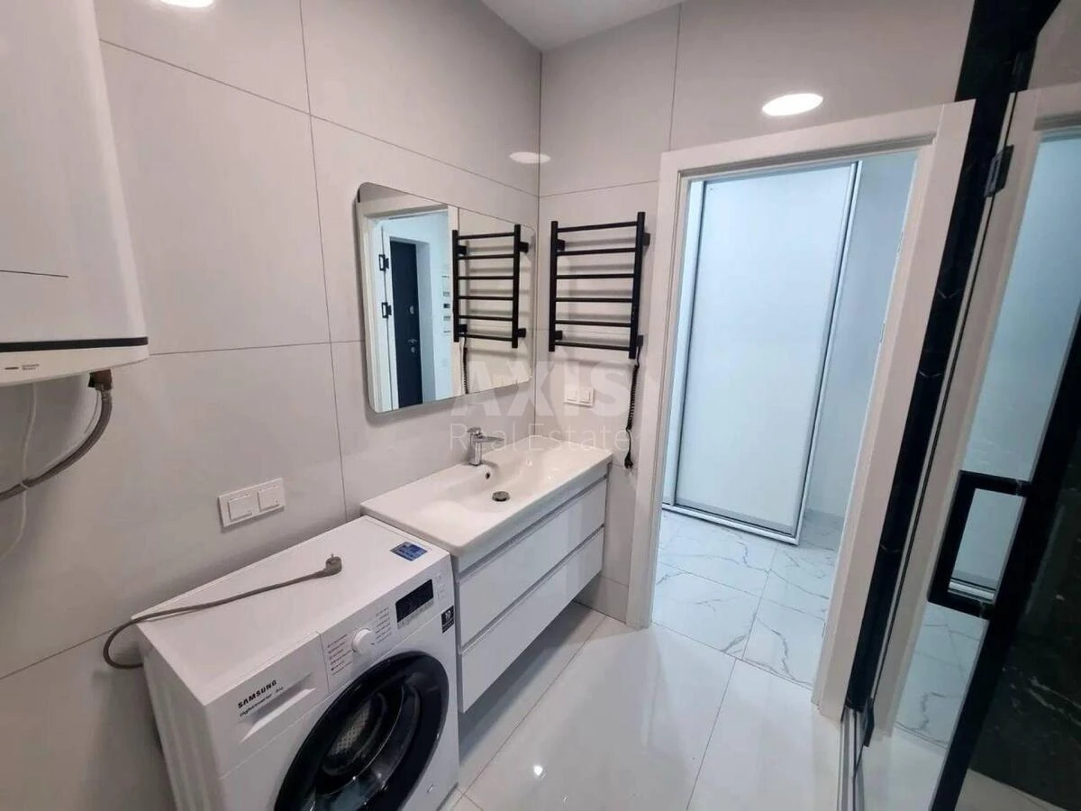 1k apartment pr-t Berestejskij 11692828