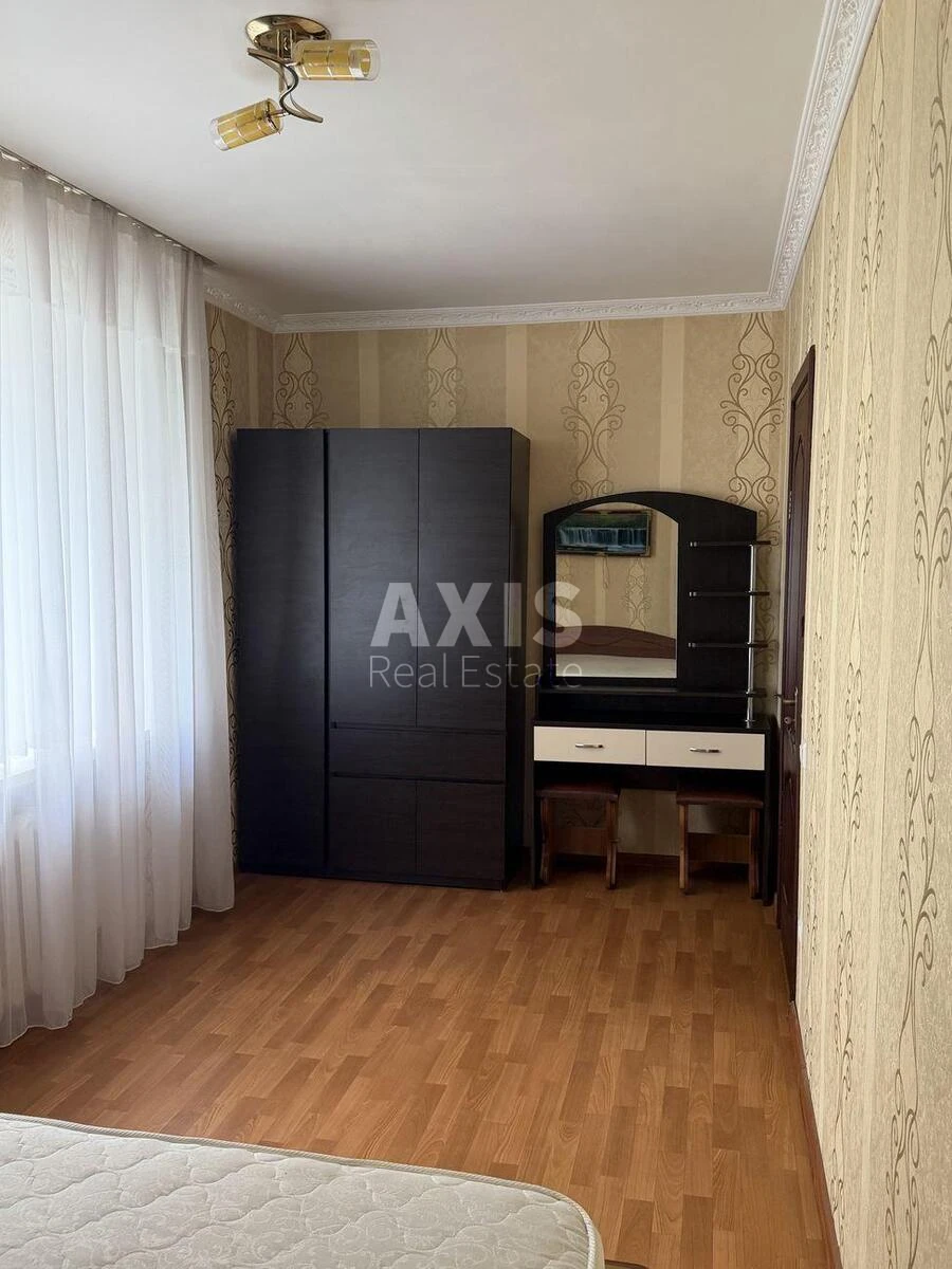 2к квартира пр-т Соборности 12696521