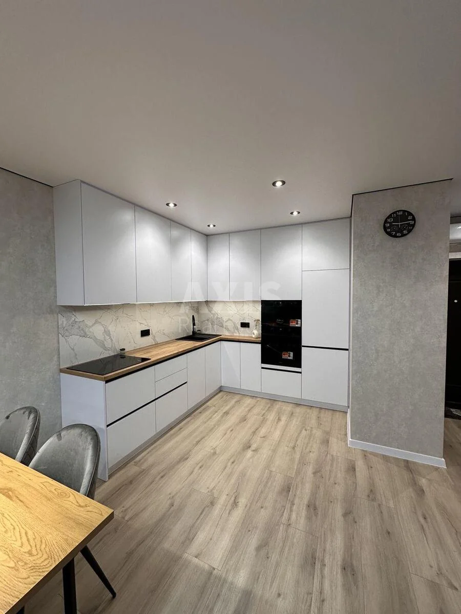 1к квартира вул. Родини Крістерів 14